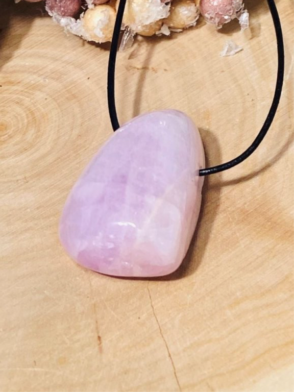 KUNZIT Drop Shape with leather strap