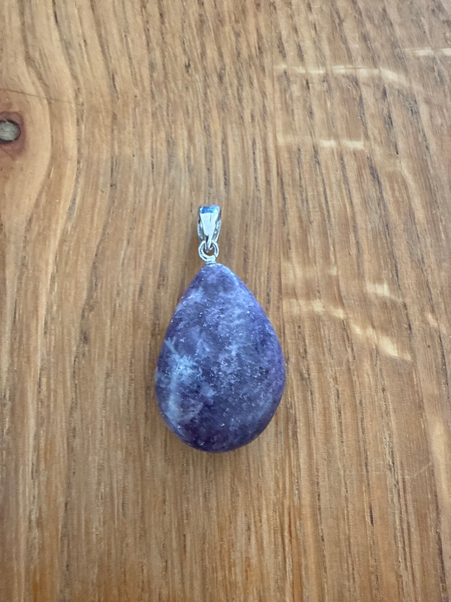 LEPIDOLITH "Drop Shape" gebohrter Kettenanhänger