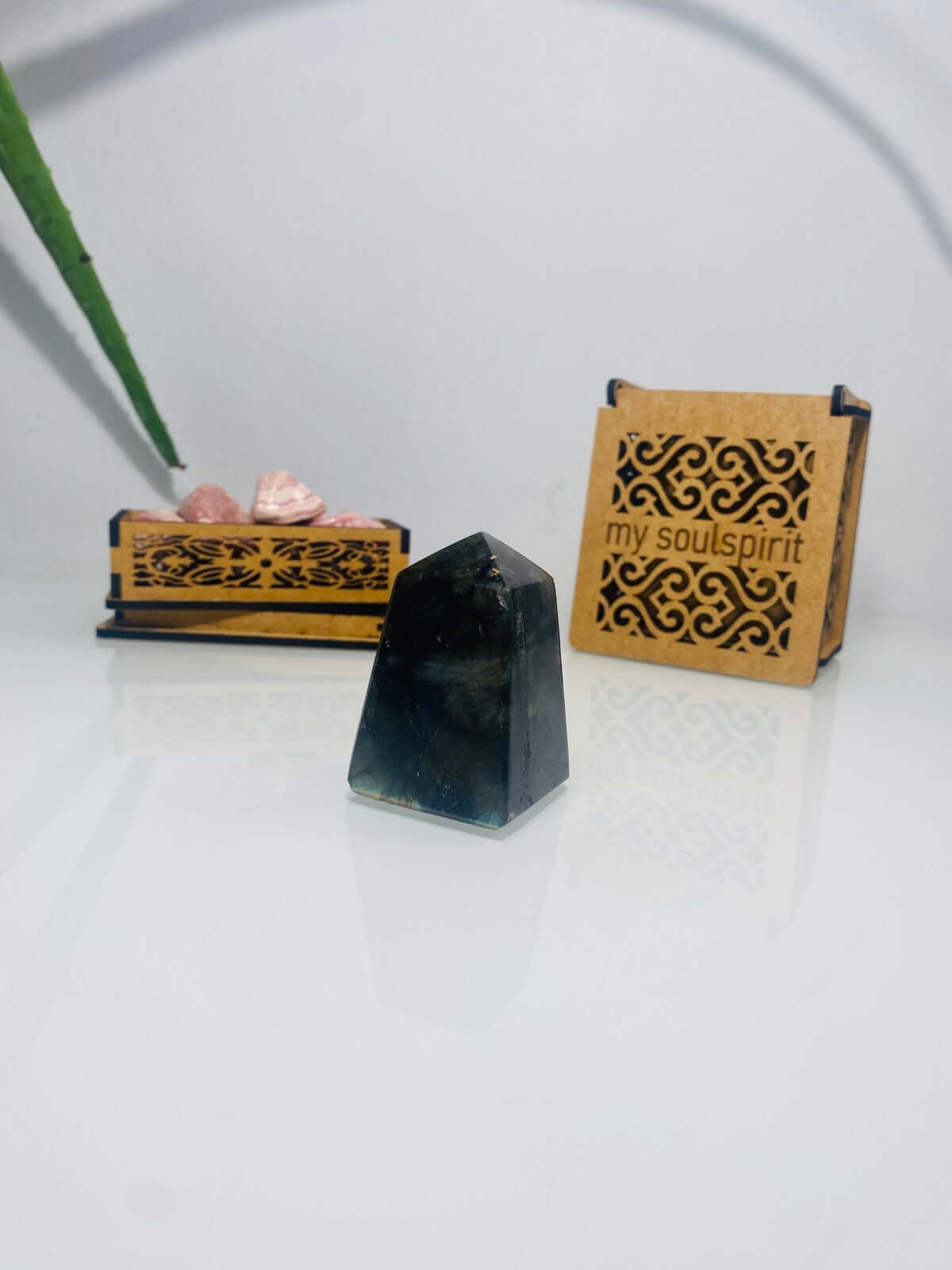 LABRADORIT mini - Obelisk 5,1 cm / 106 Gramm - Heilstein