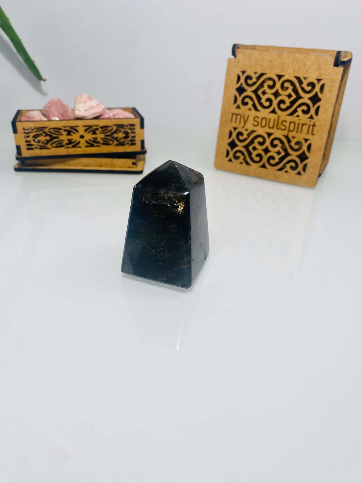 LABRADORIT mini - Obelisk 5,1 cm / 106 Gramm - Heilstein