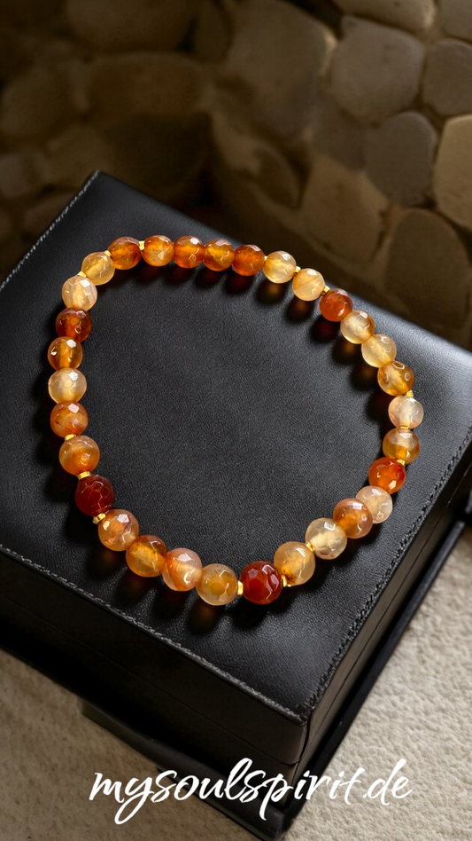 Armband Karneol 6 mm facettiert mit vergoldeten Edelstahl-Elementen