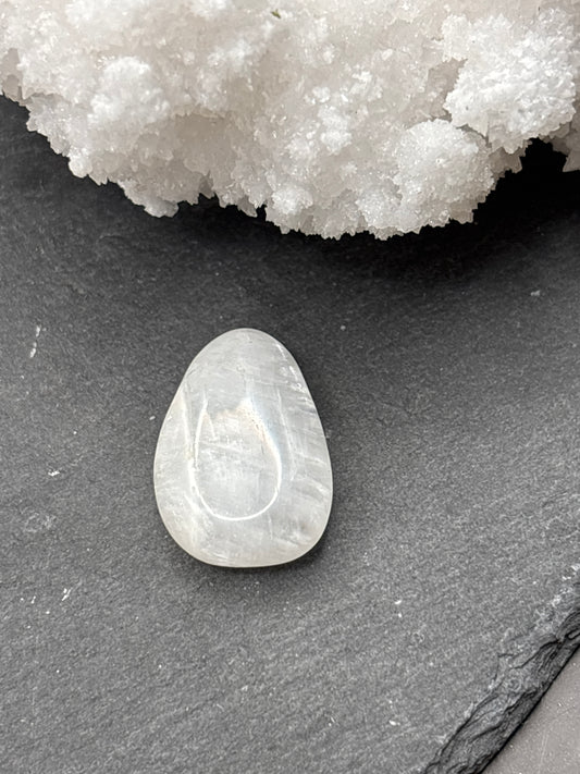 MOONSTONE Drop Shape white