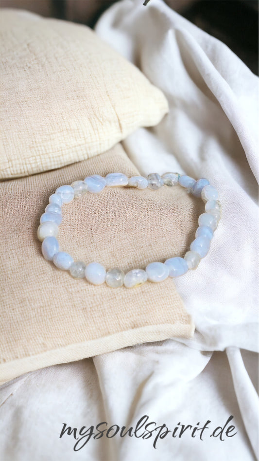 Blaues CHALCEDON Trommelstein Armband