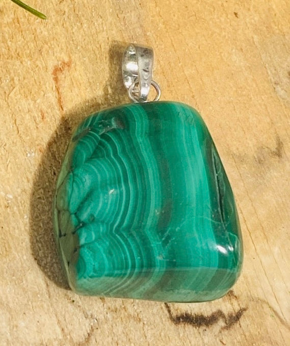 MALACHITE pendant with stainless steel chain (antiallergenic)