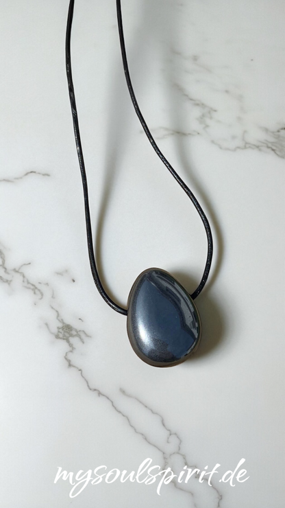 Forme de goutte HÄMATIT avec bracelet en cuir