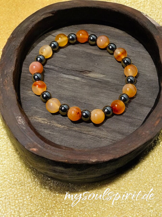 BRACELET primal confidence for women made of carnelian / hematite