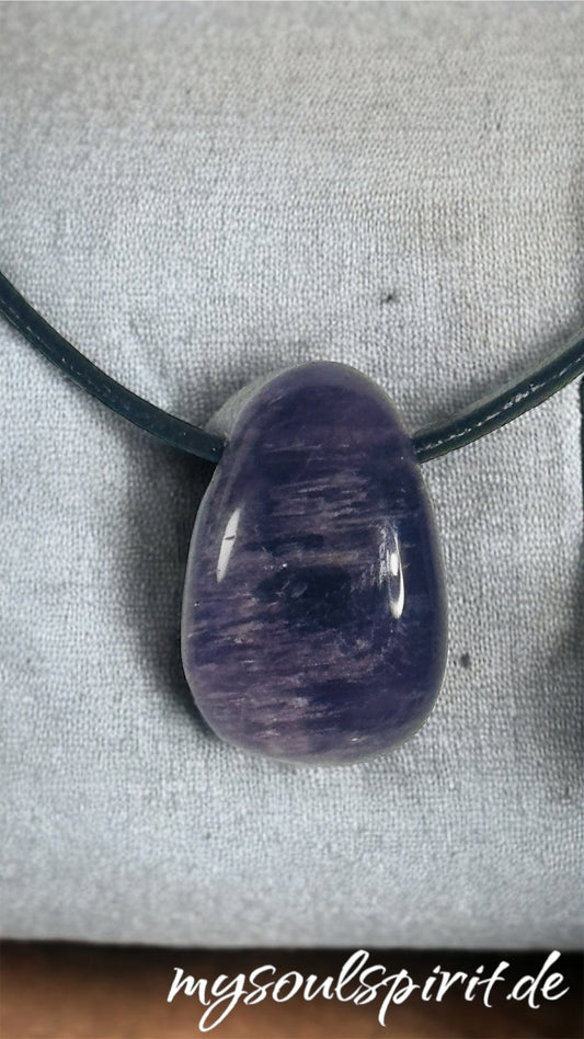 AMETHYST "Drop Shape" gebohrter Kettenanhänger flache Form mit Lederband - Kettenanhänger gebohrt