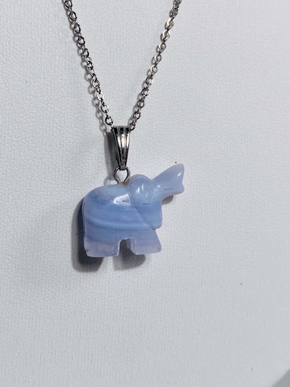 Blauer CHALCEDON Anhänger "Elefant" - Halskette