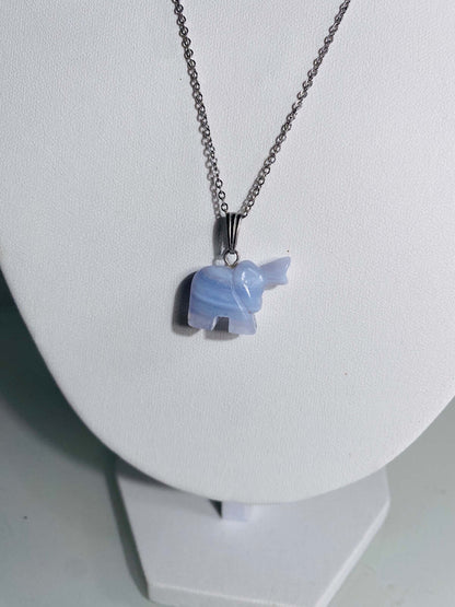 Blauer CHALCEDON Anhänger "Elefant" - Halskette