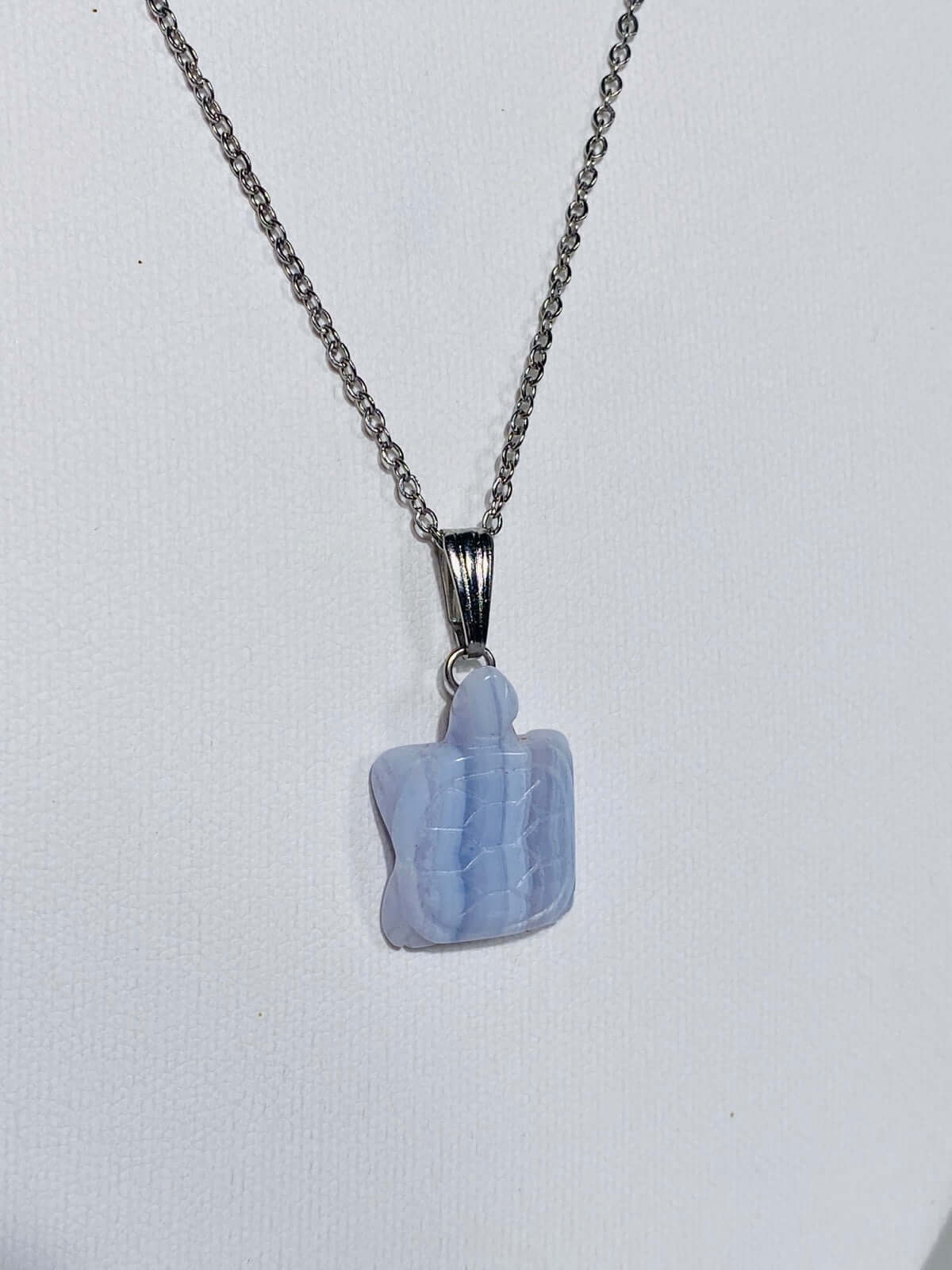 Blauer CHALCEDON Anhänger "Schildköte" - Halskette