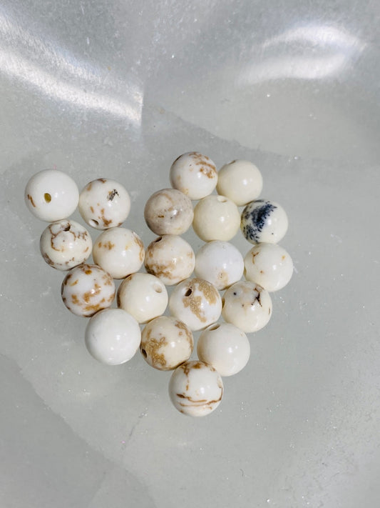 Magnesite beads - 10 pieces