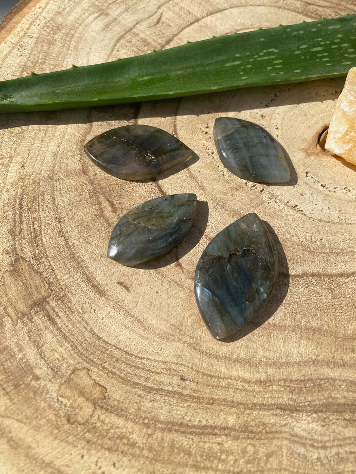 LABRADORITE cabochons