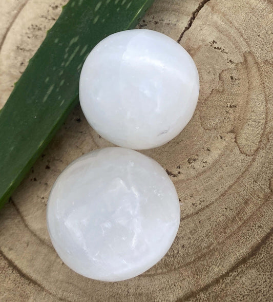 SELENITE balls 38 - 40 mm