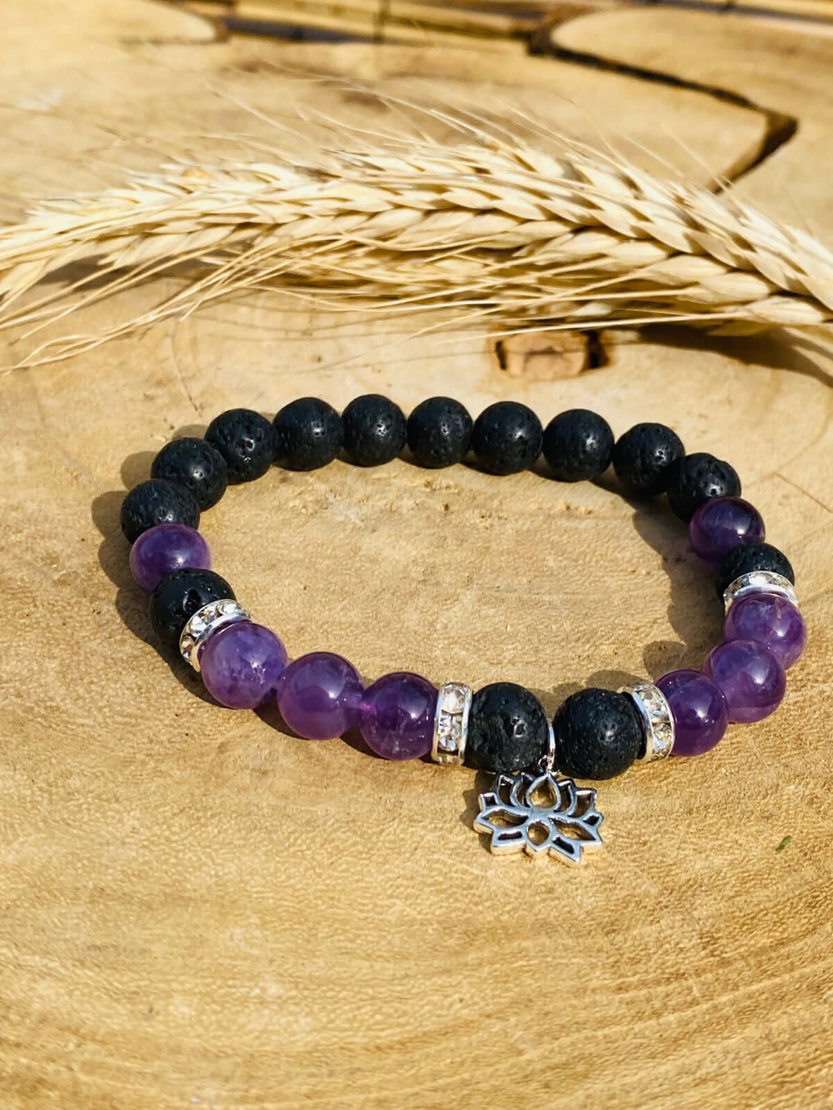 AMETHYST-Lava Armband 8 mm mit Lotusblüte